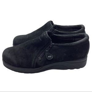 Maine Woods Suede Clogs Loafers Women Size 6 Black‎ Side Zip Business Casual